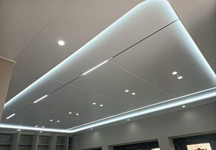 全铝蜂窝大板：源自航空技术，集多重优势，在家装与工程领域广泛应用
