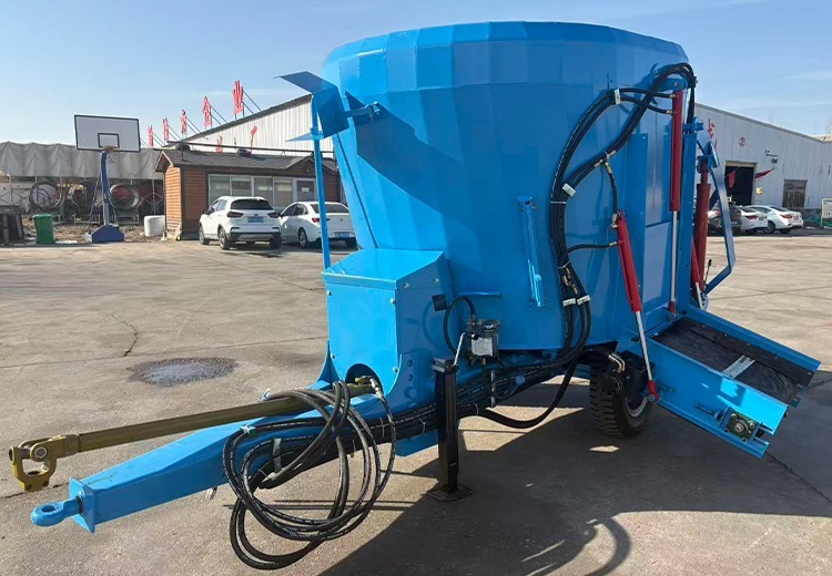 车载式搅拌撒料车