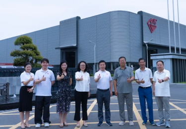 中国建筑金属结构协会、中国工程建设标准化协会、全国建筑幕墙门窗标委会领导专家莅临中港考察