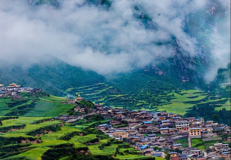 甘南线自驾之旅：高通过性SUV畅行，览拉卜楞寺等美景，适合多类人群