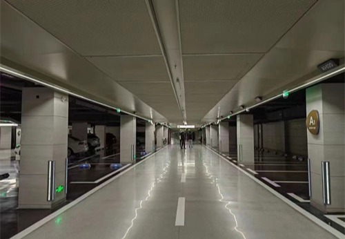 密封固化剂地坪：渗透硬化提升地面性能，适用于重载场所的永久硬化工艺