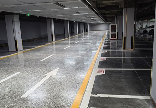 混凝土磨石一体化地坪：无缝整体地坪，集承重耐磨与颜值于一身