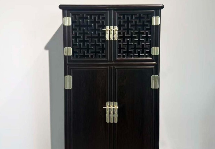 经典红木柜，古韵悠然，彰显非凡品味，为家居增添独特东方魅力