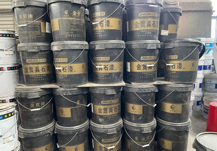 金贯品牌：提供真石漆、乳胶漆等多种涂料及苯板胶、外墙腻子粉等建筑材料