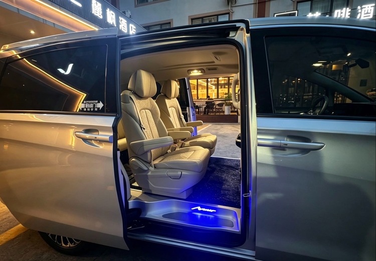 2026款别克GL8陆尚：中新能源MPV，长续航低能耗，新增专属配色
