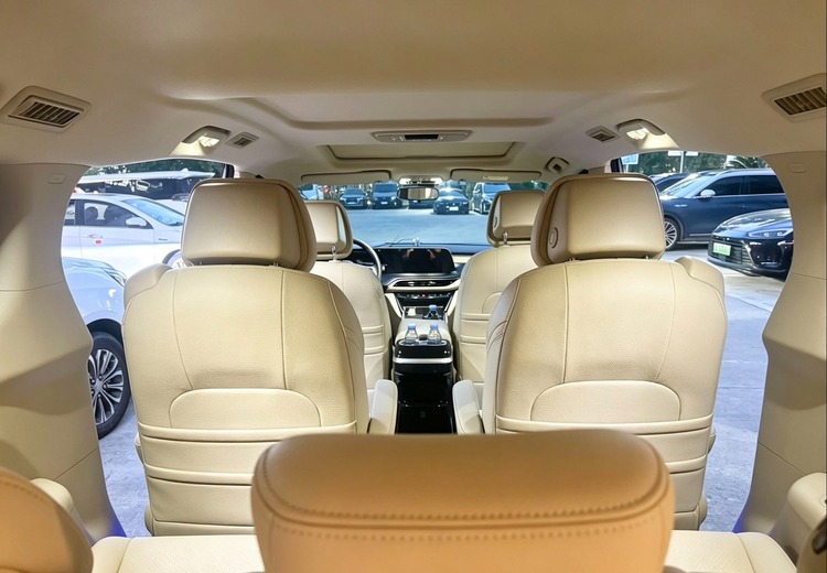 2026款别克GL8陆尚：中新能源MPV，长续航低能耗，新增专属配色