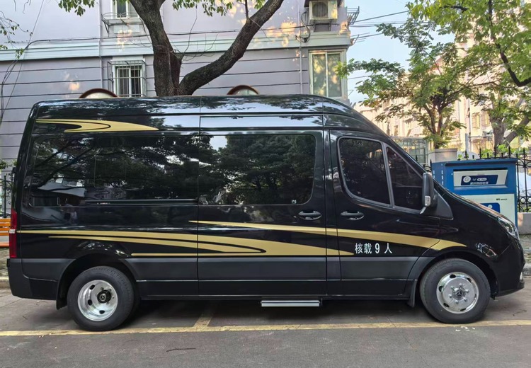 奔驰9座商务车家族：威霆、V级、斯宾特覆盖三大市场，满足多元商务需求