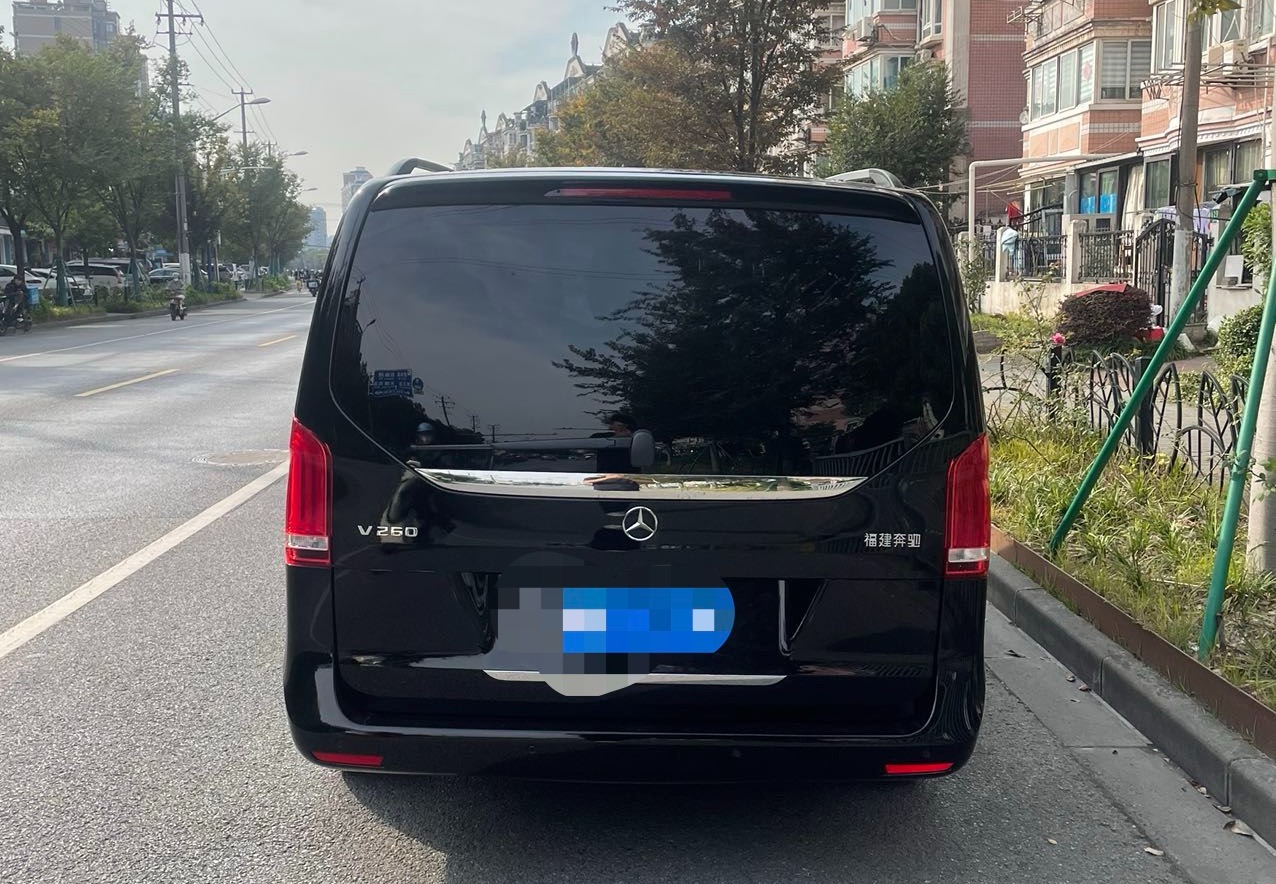 奔驰商务车