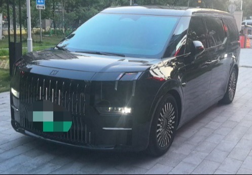 极氪009 2026焕新版：900V架构6C电池，零百3.9秒，全场景豪华出行