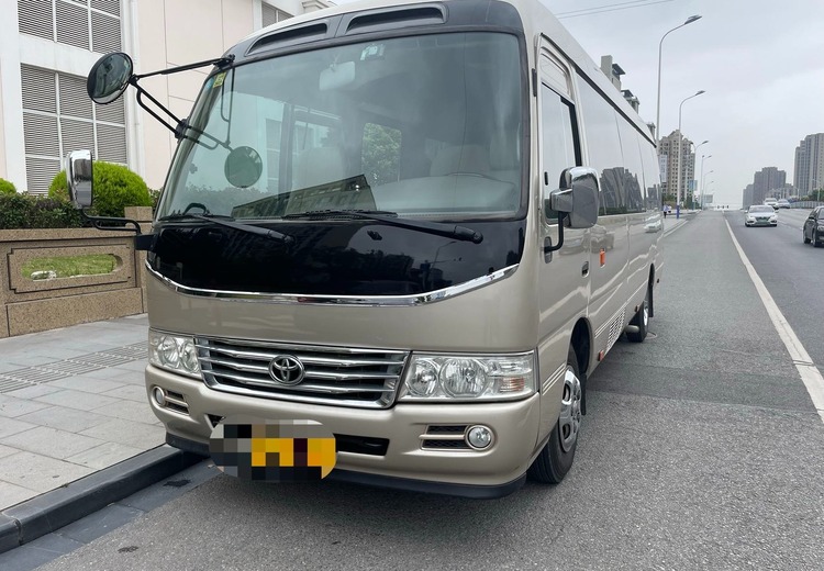 19座丰田考斯特：7米超长车身，4.0L V6动力，政企会务接待理想之选