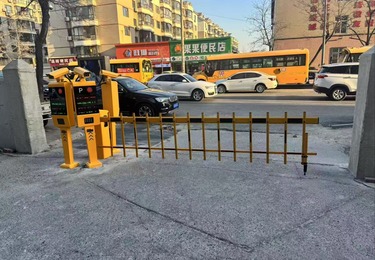 社区出入口栅栏道闸案例