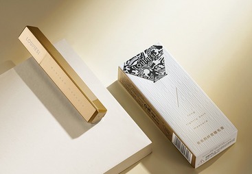 长长的纤密睫毛膏