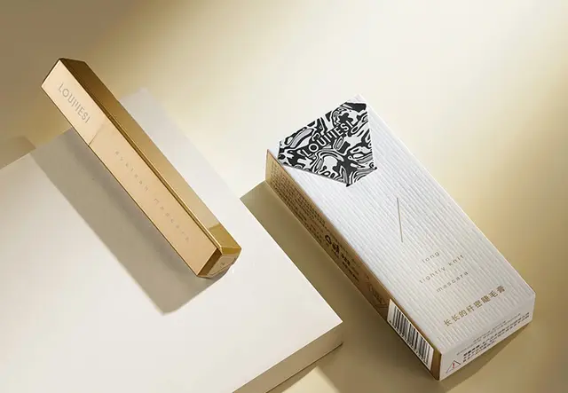 长长的纤密睫毛膏