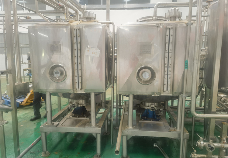 食品级不锈钢方形立式设备：高剪切乳化，适配多工序，提升生产效率