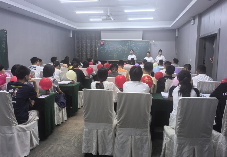 卓航教育：专注高中文化课全日制辅导，多班型助力学生高效提分、圆梦高考