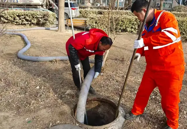 清理化粪池