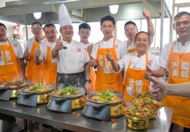 零基础转行做餐饮，手把手教学轻松开店盈利