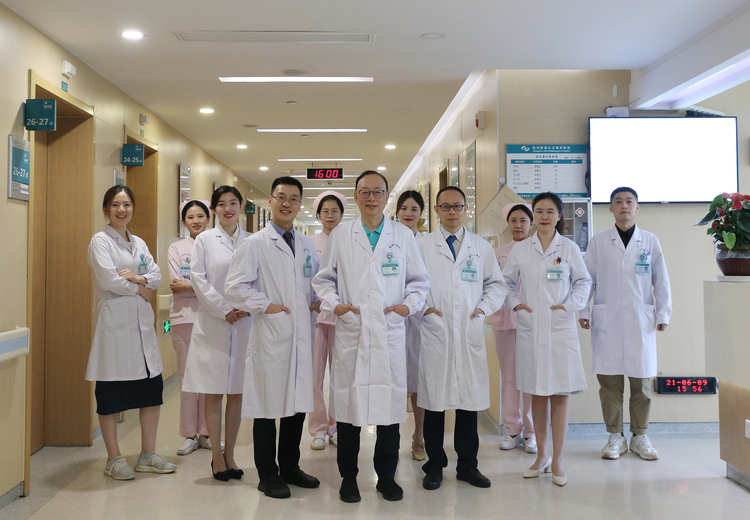 温州医科大学白内障手术中心：团队、先进设备，提供个性化白内障与老视诊疗服务