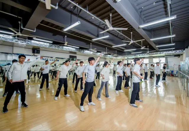 青少年体适能教练