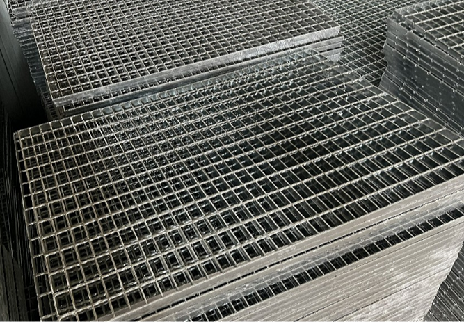 高品质钢格板：结构稳固防腐耐用，多规格定制适配多样工程场景