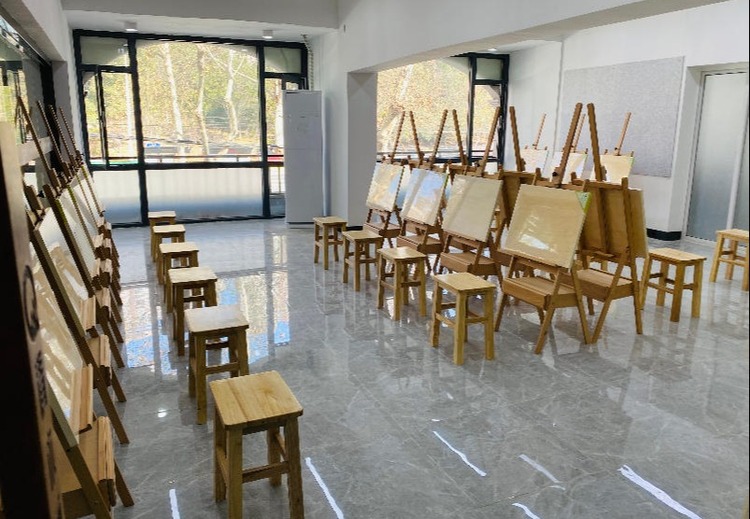 暑期绘画班特色教学与贴心服务，教改分离、分层教学，为艺考赋能