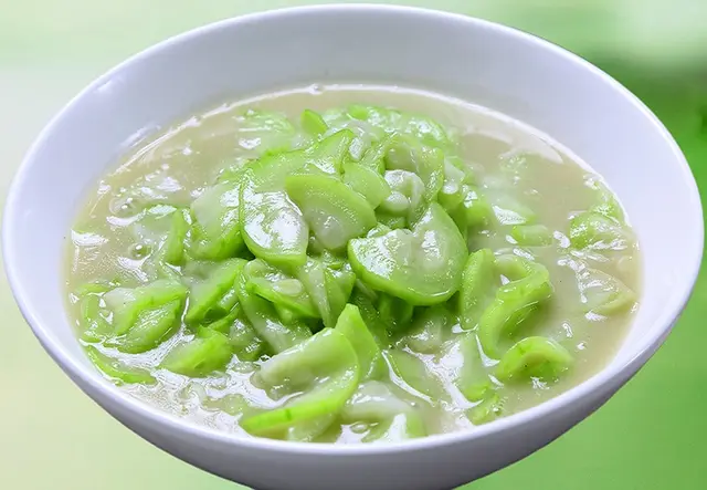 小炒白玉丝瓜