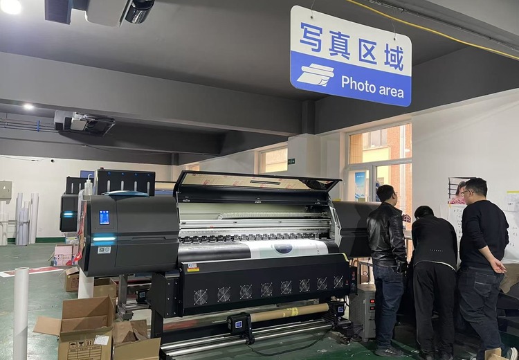 专业深耕广告物料制作与工程搭建，一站式服务，携手同行共创商机