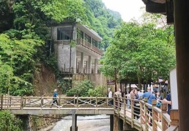 走进张家界大峡谷，在青山绿水间邂逅清凉与治愈