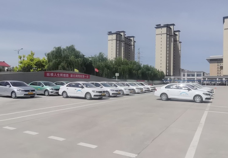 酒泉新亿阳驾校：一站式驾考服务，场地优、教练棒，透明收费助你轻松拿证