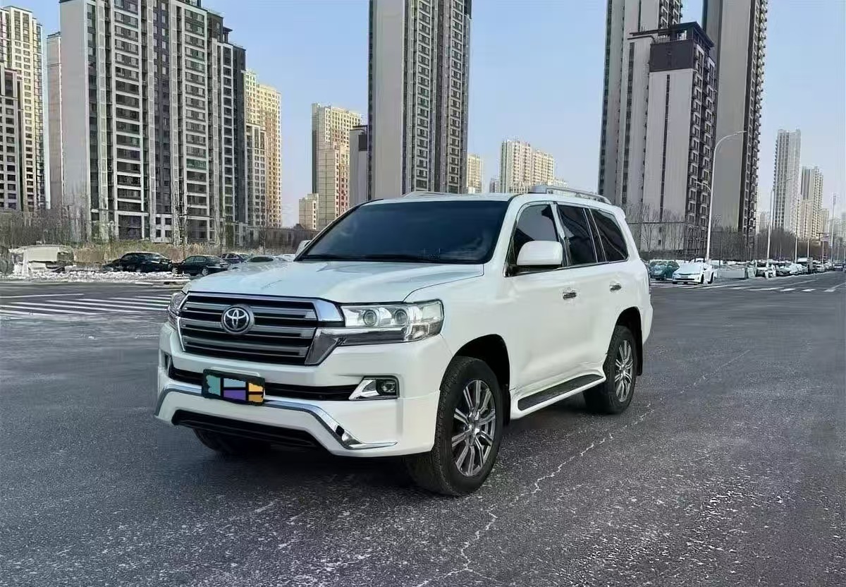 丰田兰德酷路泽 SUV 越野租车服务
