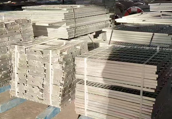 高品质钢格板，满足多样需求，坚固耐用，广泛应用于各类建筑及工业场景