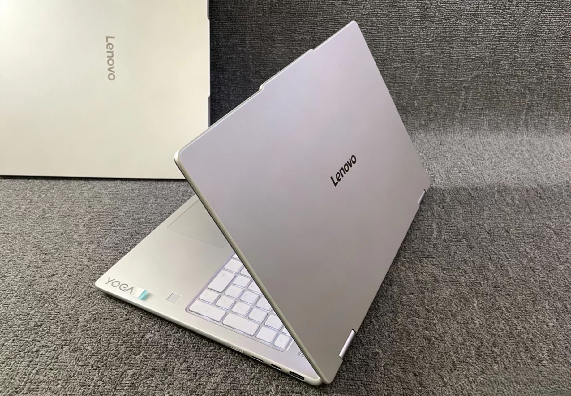 联想 83JU Convertible笔记本电脑