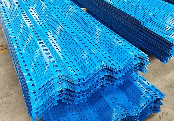 三波峰冲孔板：独特构造与广泛用途的工业优质板材