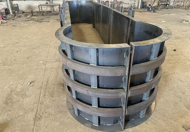 鸿钢模具