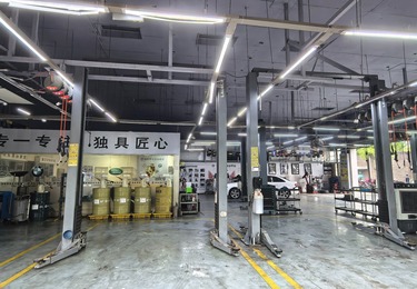 奔驰E级（车主：企业主，商务接待）
