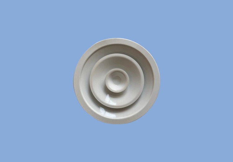 圆形散流器：空调通风常用部件，气流均匀外观美但散流及散热能力稍逊