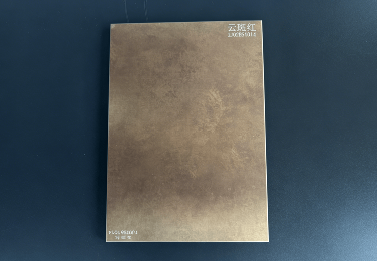 不锈钢做旧板：集艺术美学与耐用性能，多领域应用且易维护的装饰材料