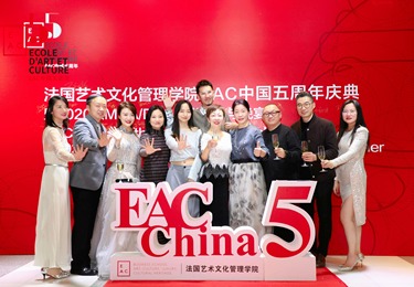 优秀毕业学生：张倬语