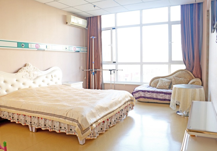 张掖新安医院轻奢妇产单间：医疗专业与居家温馨兼备，打造高品质住院休养体验