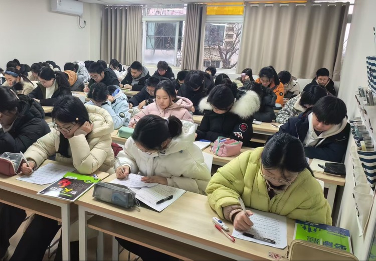 小初高数学辅导班：搭建连贯体系，分层教学突破难点，全面提升应试能力