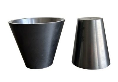 高纯石墨坩埚：成型多样用途广，具耐热等优势成高温工艺核心耗材