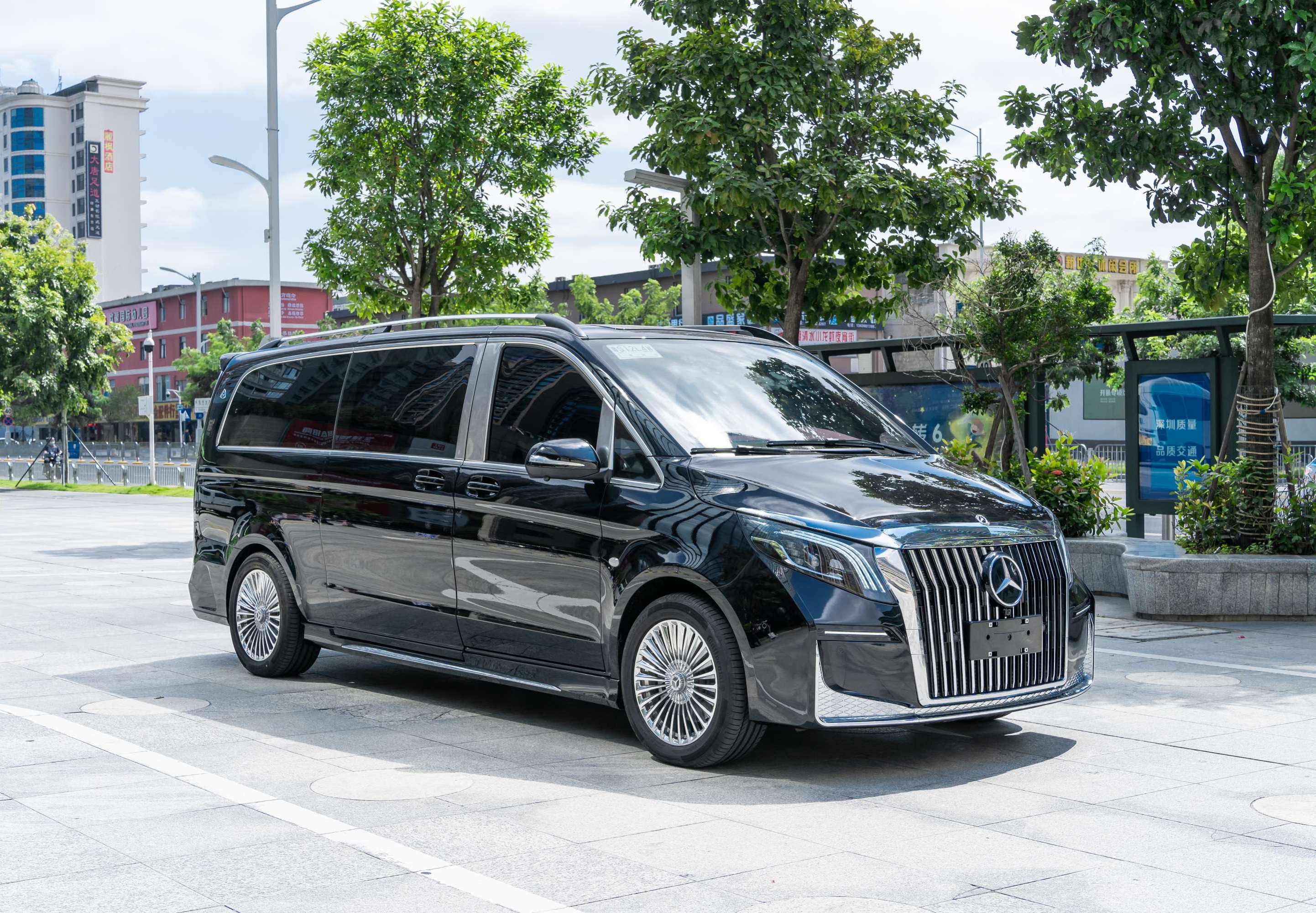 奔驰V260V250改装祖母绿内饰全隔断