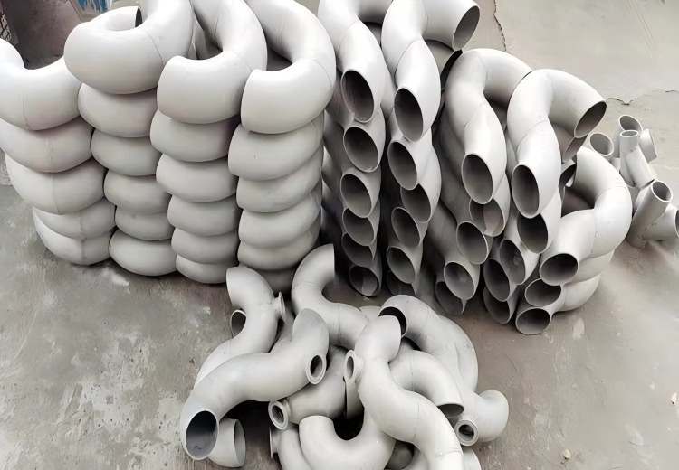 一组相关图片展示，涵盖多图呈现独特视觉信息