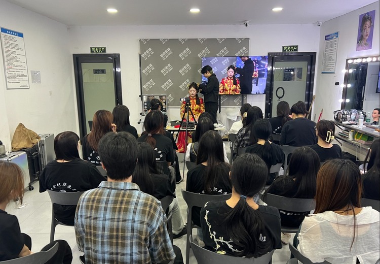周口世纪职业培训学校：26年美业与新媒体培训积淀，助零基础者就业创业
