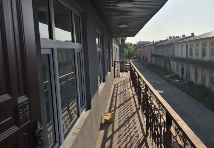 办公室：工作的核心场所，承载着无数创意与梦想，见证职场拼搏点滴