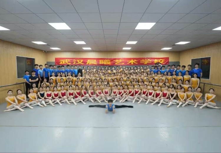 艺考培训全流程：分阶段教学、特色服务与辅导，助你轻松应对联考校考
