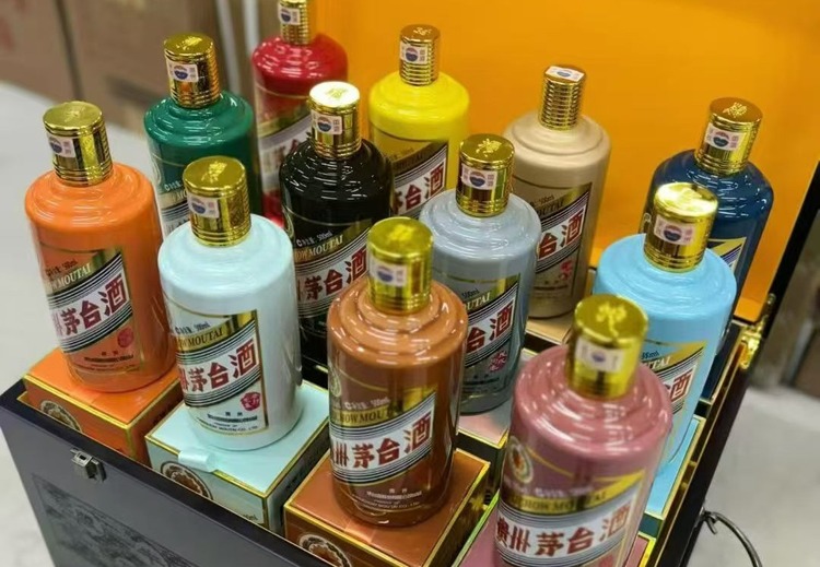 专业名酒、老酒及礼品回收，茅台、五粮液等陈年老酒上门回收服务
