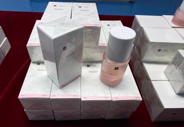 苦水玫瑰精华液礼盒成品批量实拍展示