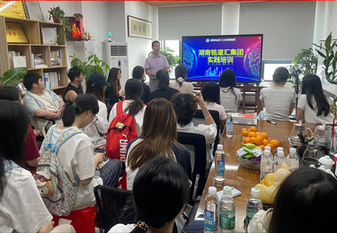 两天27场精彩分享，铭道汇为200余名会计学子点亮职业之路