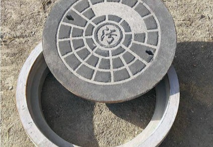 水泥井盖